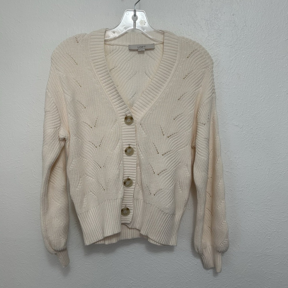 Loft Beige Stitch Ribbed Knit Cardigan Sweater 4 Button Size M Cozy‎ Minimalist